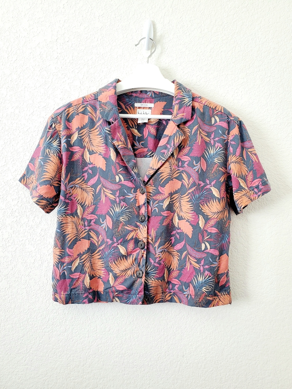 Nicole Miller Lyocell Tropical Foliage Plants Vibrant Crop Buttondown Shirt M